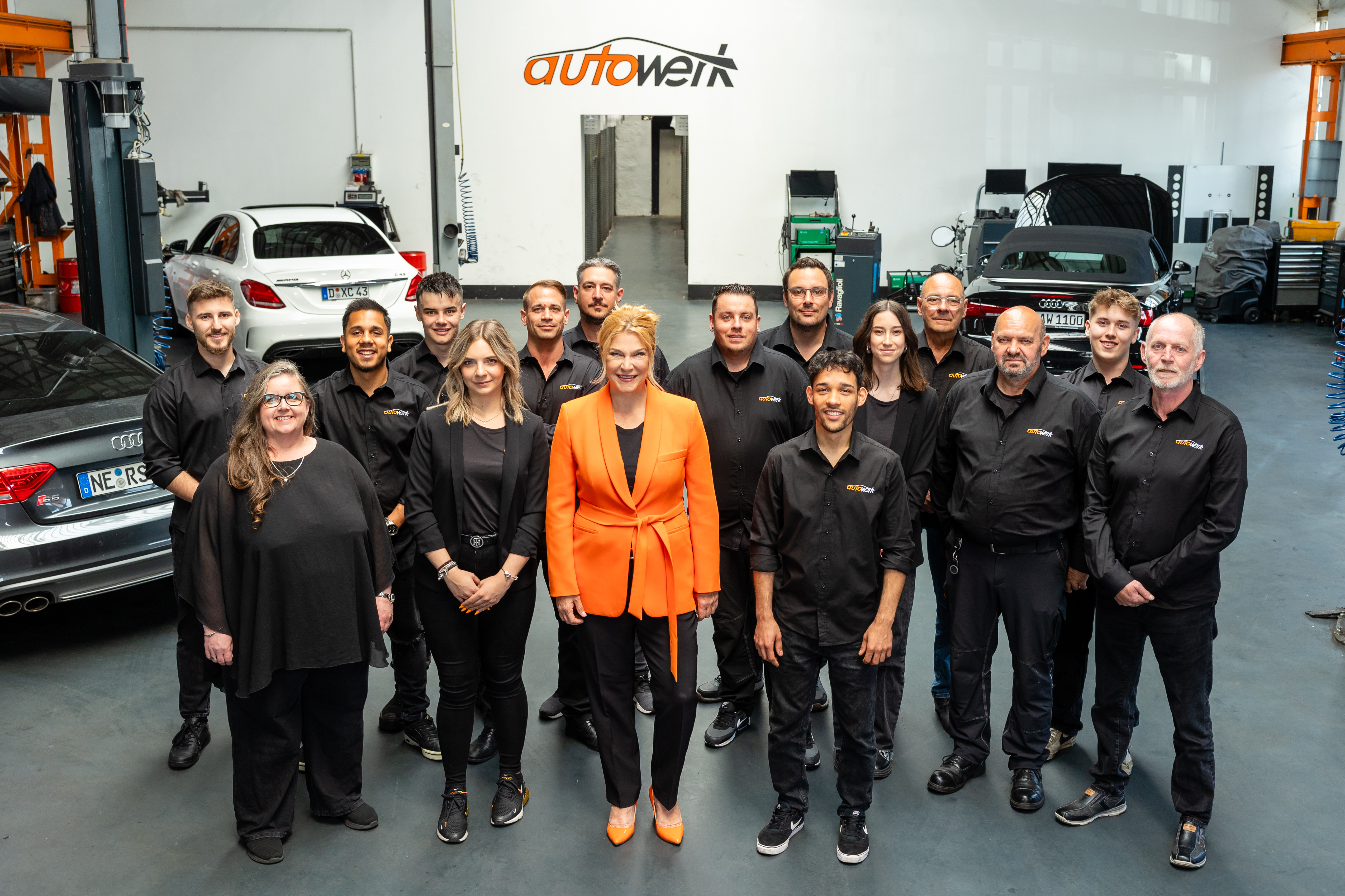 die Mitarbeiter von autowerk Düsseldorf